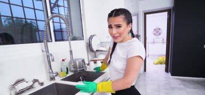 Cleaner with a really hot body is all you really need on lovepornstars.com